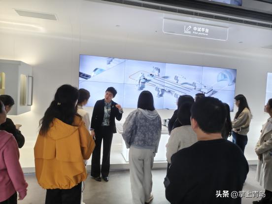 湖岛街道赴国家虚拟现实创新中心(青岛)开展新质生产力主题研学(图6)
