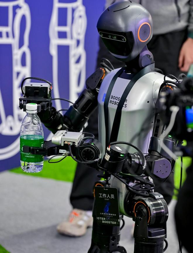 清华系具身大脑公司获近亿元融资预计2026年接入设备达十万台以上｜硬氪首发(图2)