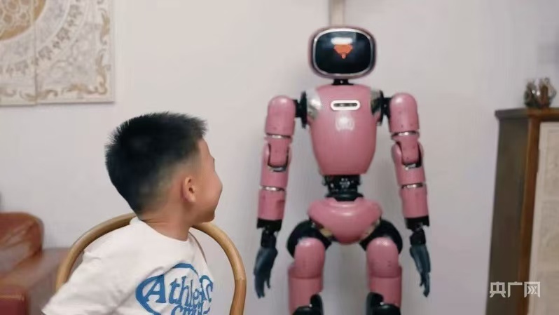 把真实场景搬上春晚 江苏机器人全能演绎“智造未来”(图3)