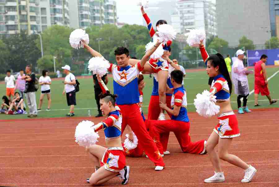 让青春“燃”在春风里！成大附中第22届“风华杯”球类联赛暨春季运动会盛大开幕！(图1)