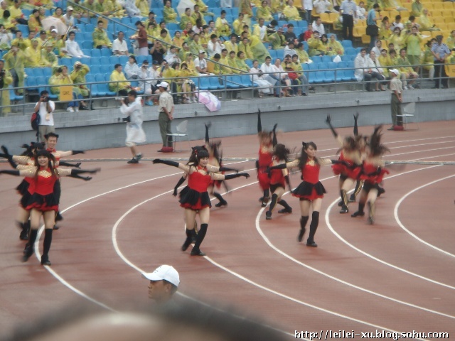 男子单打小组赛激战正酣户上隼辅逆袭麦天恩引发热议(图1)