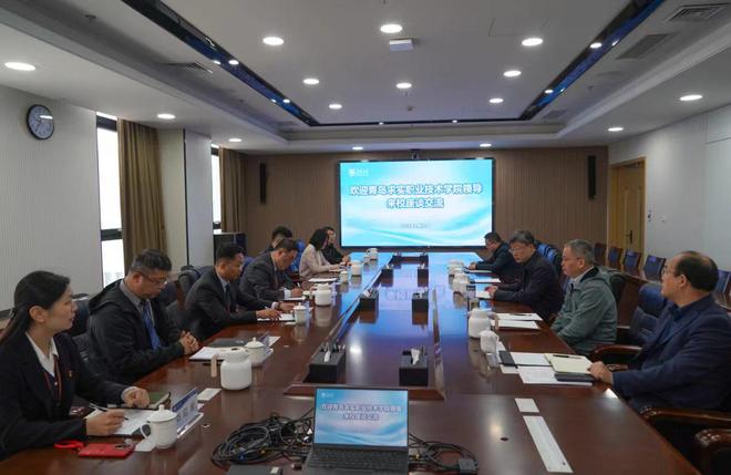 借鉴先进经验 推动创新发展 青岛求实职业技术学院赴康复大学考察学习(图1)