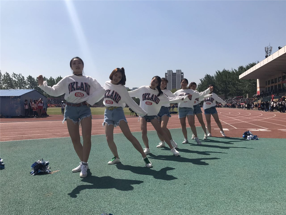 韩国球场啦啦队河智苑(图1)