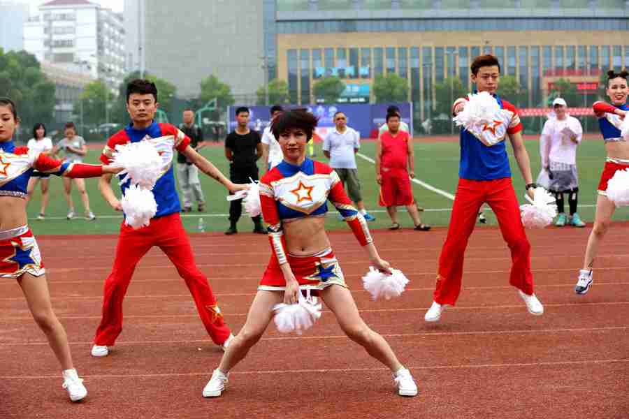 恒丰银行济南分行全情服务“齐鲁超赛”济南主场以金融之力添彩泉城赛事(图1)