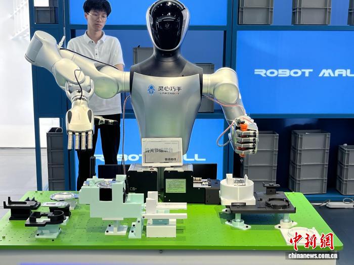 从量产到应用中国机器人“加速进化”(图2)