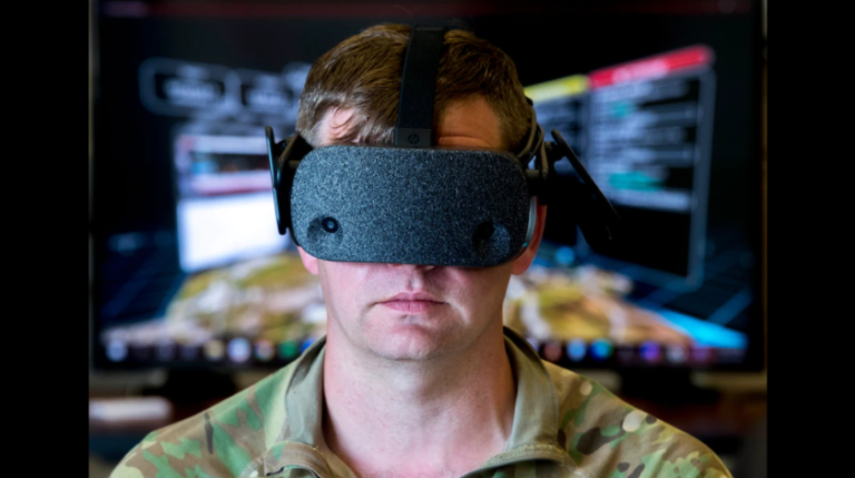 美国空军扩大VR培训规模并将VR用于虚拟指挥控制中心_陀螺(图1)
