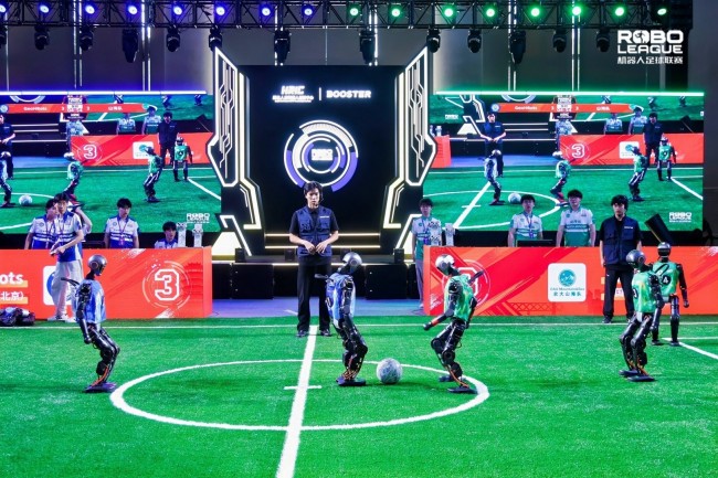 机器人踢球遥控器不见了解码2026RoBoLeague机器人足球联赛背后的产业力量(图10)