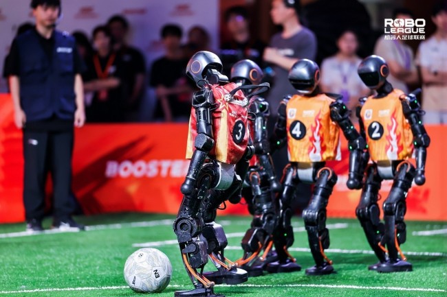机器人踢球遥控器不见了解码2026RoBoLeague机器人足球联赛背后的产业力量(图8)
