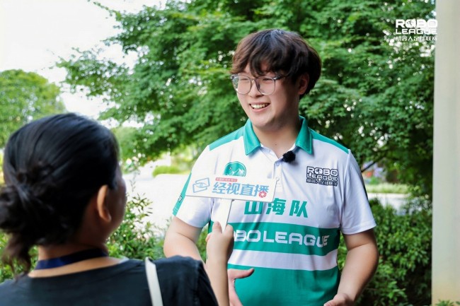 机器人踢球遥控器不见了解码2026RoBoLeague机器人足球联赛背后的产业力量(图7)