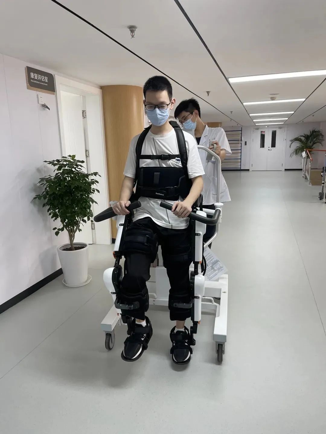 国产机器人加速出海傅利叶千万元级项目落地马来西亚(图1)