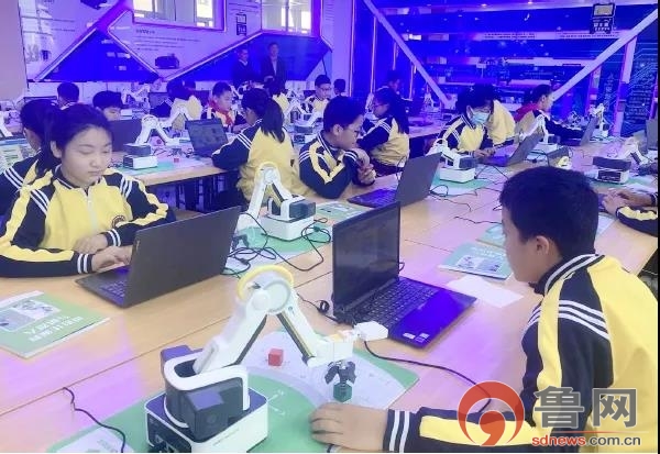 传统制造企业的“升维”之战宝通科技用二十年产学研打开物理AI新空间(图1)