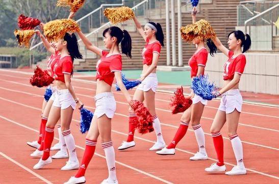 赛场内外处处“​整装”(图1)