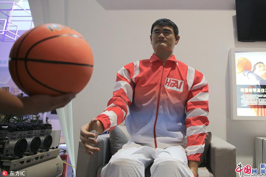 右脑人工智能捐赠康复训练设备携手爱心人士支持特殊儿童青少年体育公益(图1)