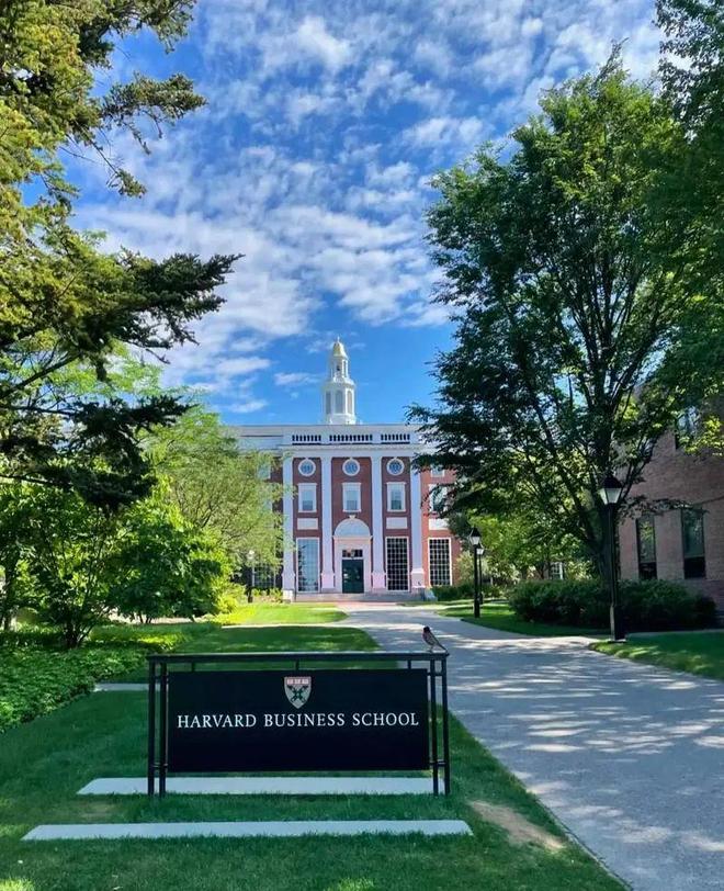 哈佛演讲的蒋雨融算是权贵阶级么？(图1)