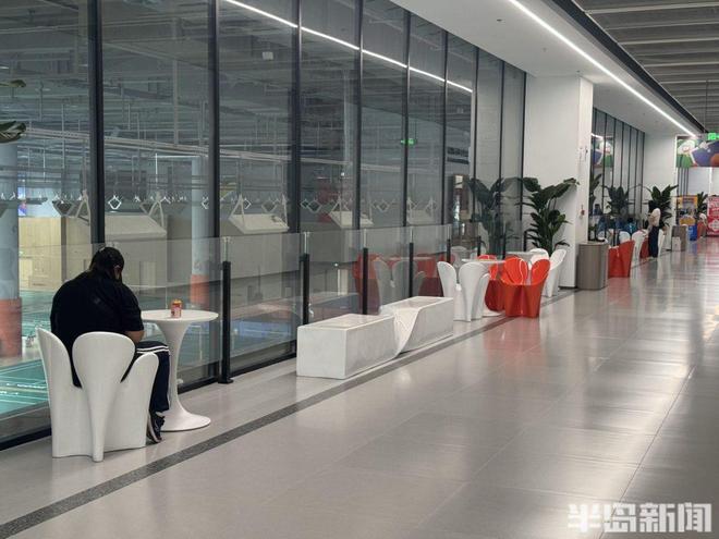 不只是场馆！“智能+专业+休闲”让健身细节感拉满！记者体验试运营中的浮山全民健身中心(图5)