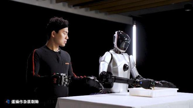 国产人形机器人突破！教会人形机器人如何像人类一样移动(图2)