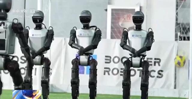 机器人足球赛夺冠秘籍大揭秘：虚拟球场练眼力 跷跷板上找平衡……(图11)