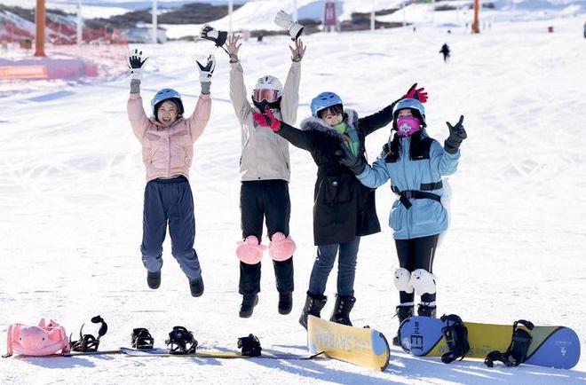 中国经济圆桌会·新华全媒头条以高质量发展的确定性应对各种不确定性——中国经济圆桌会聚焦“四稳”(图7)