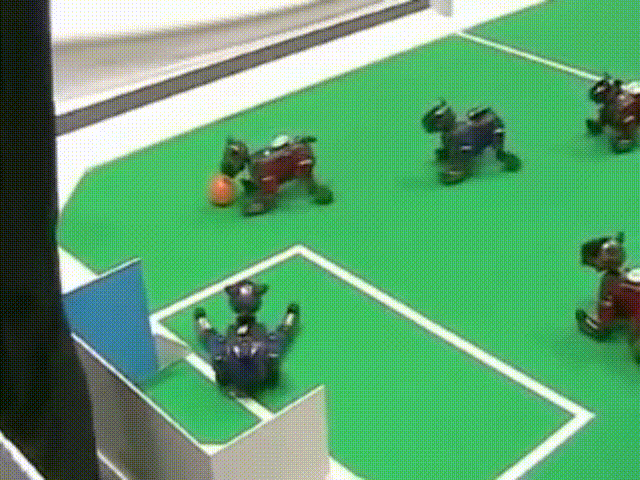 如果让RoboCup机器人训练男足出线的概率会不会大一点？(图4)