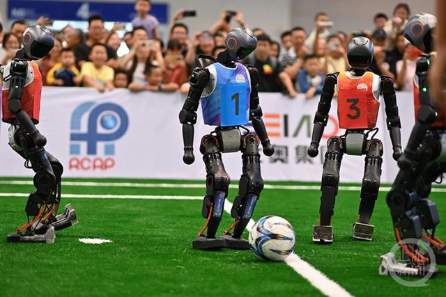 人形机器人足球赛智能科技的体育盛宴(图2)