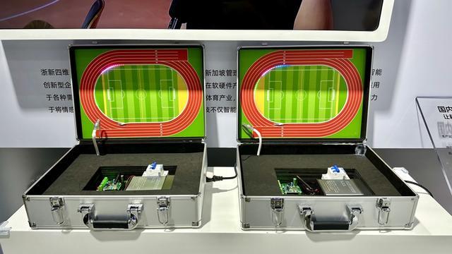 拧螺丝、雕蛋壳……机器人大显身手干“细活”助产业发展(图4)