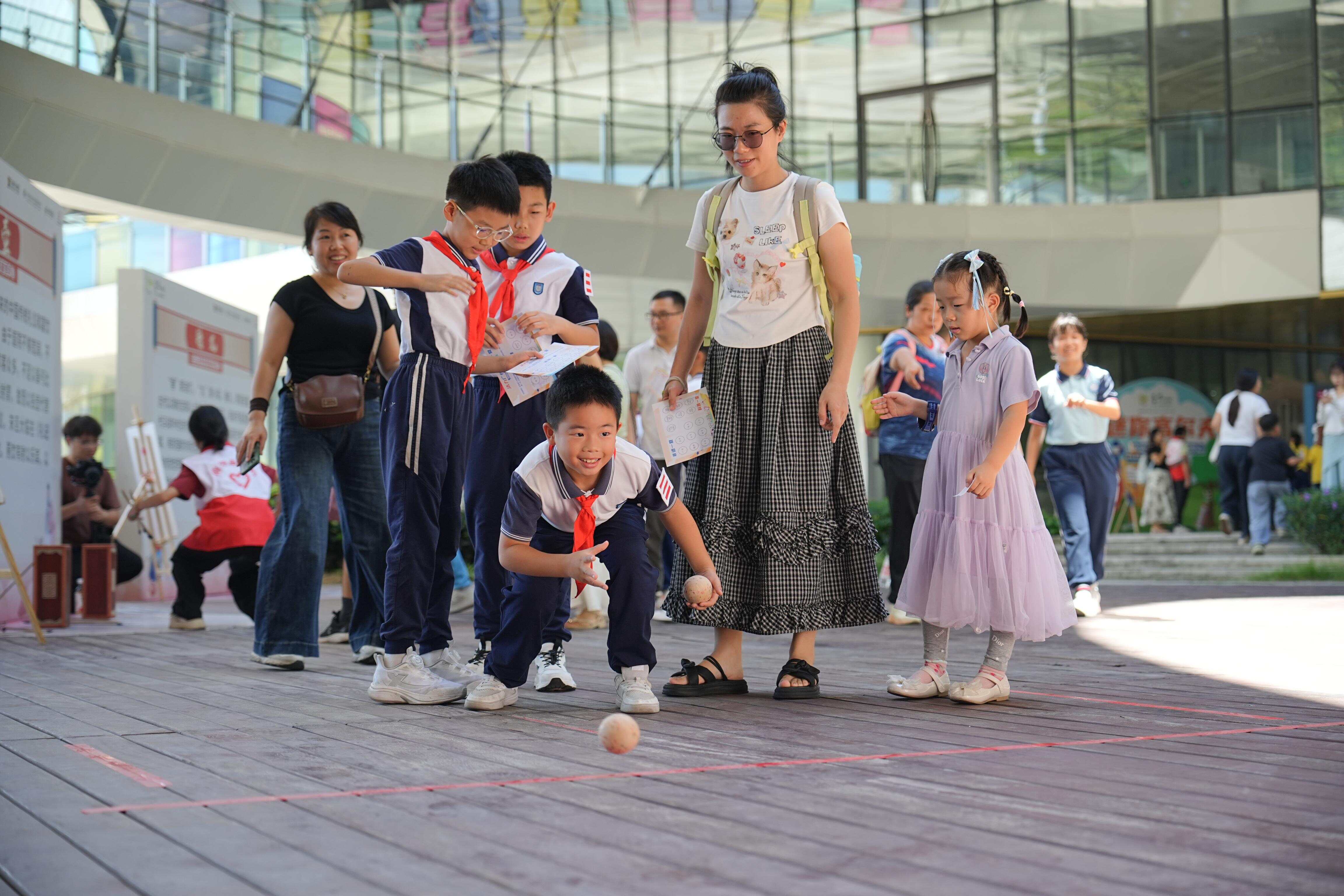与机器人下棋、体验古代运动……这个交流周活动吸引穗港澳千余名青少年参加(图3)