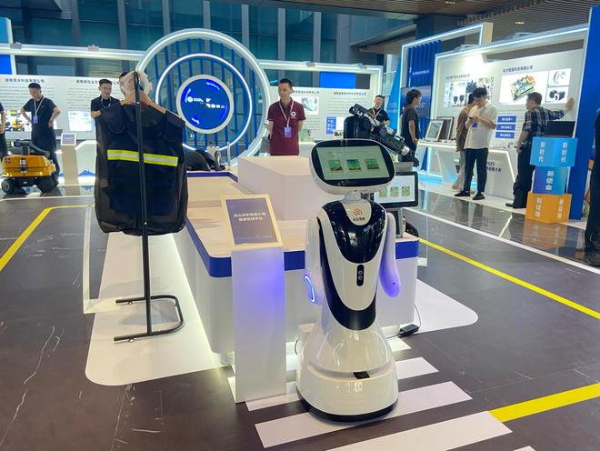 机器人“总动员”长沙上演AI赋能千行百业(图3)