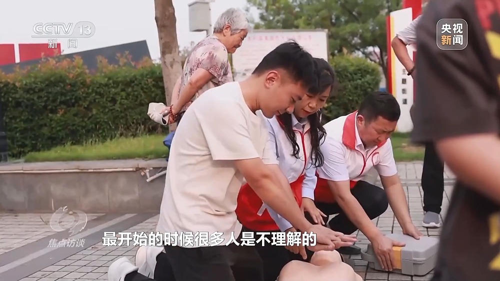 焦点访谈丨用脑波踢足球 VR体验消防救援 科普原来可以如此有趣(图12)