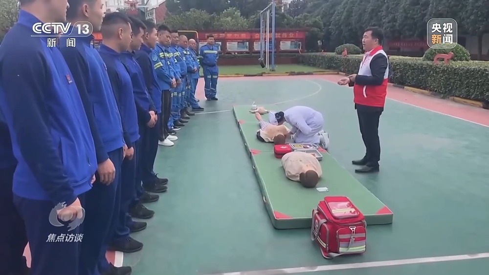 焦点访谈丨用脑波踢足球 VR体验消防救援 科普原来可以如此有趣(图13)