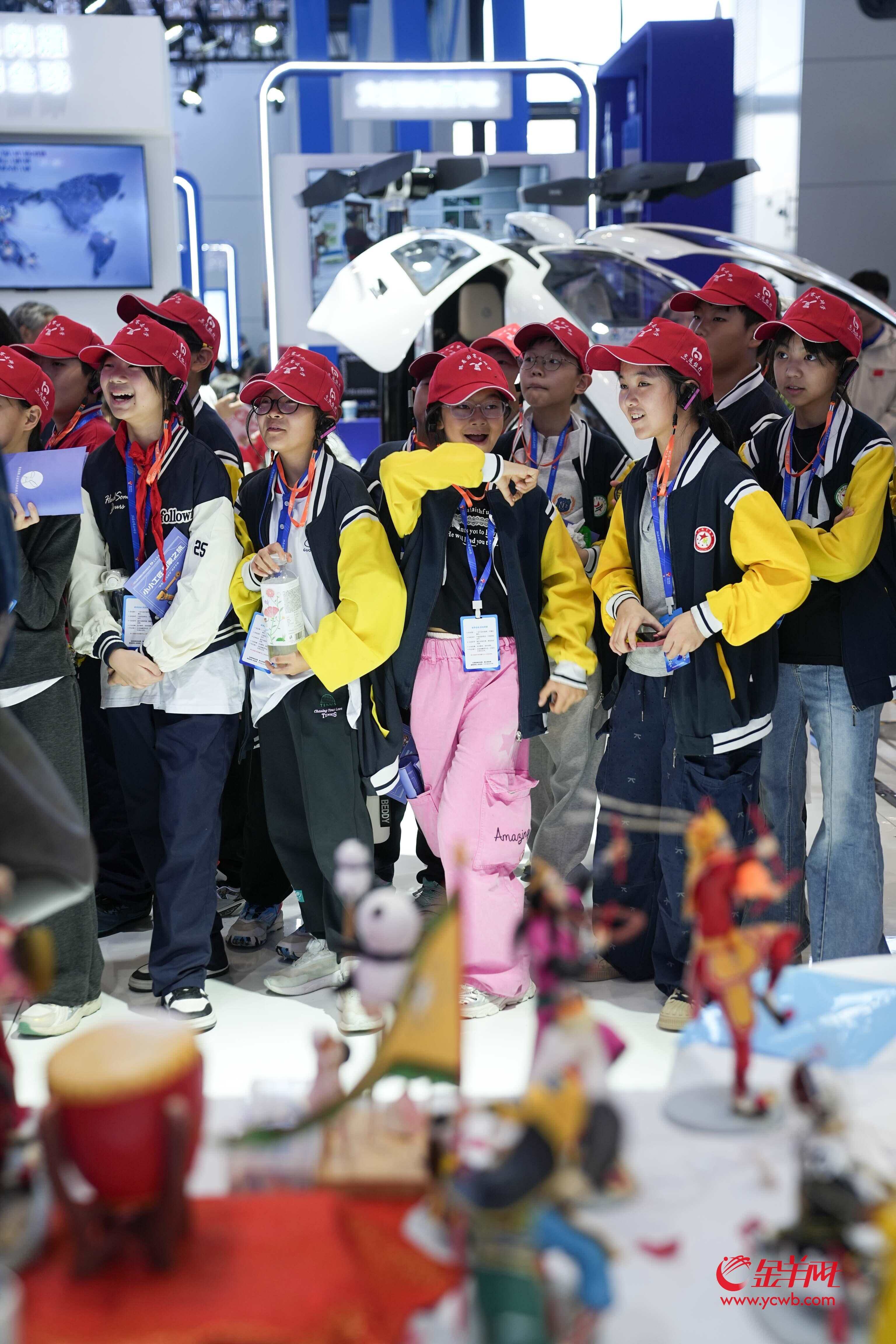 AI数字人、轮腿机器人……广东把这些“黑科技”带到全国技能大赛(图4)