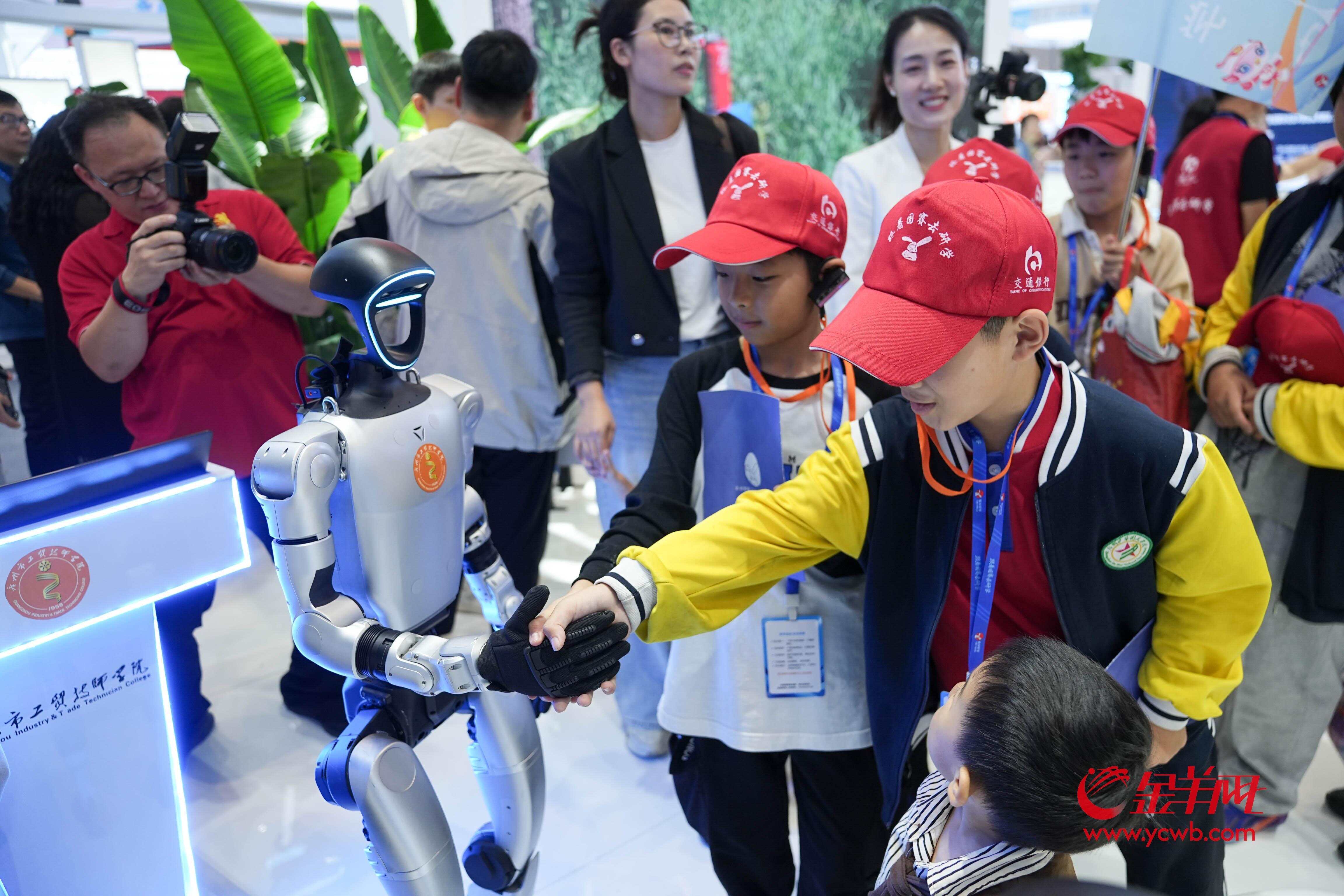 AI数字人、轮腿机器人……广东把这些“黑科技”带到全国技能大赛(图2)