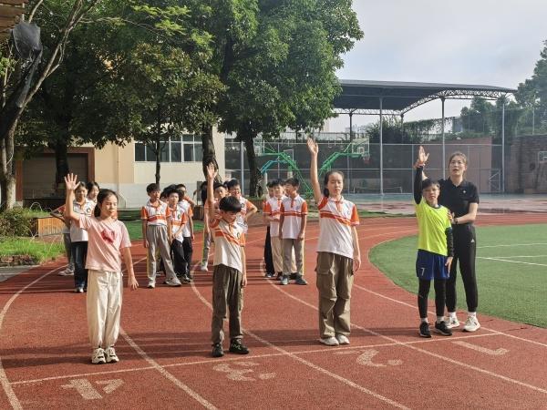 智慧场景点亮校园 永川凤凰湖小学数字化教育双轮驱动(图2)