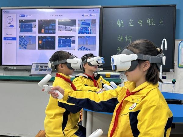 智慧场景点亮校园 永川凤凰湖小学数字化教育双轮驱动(图3)