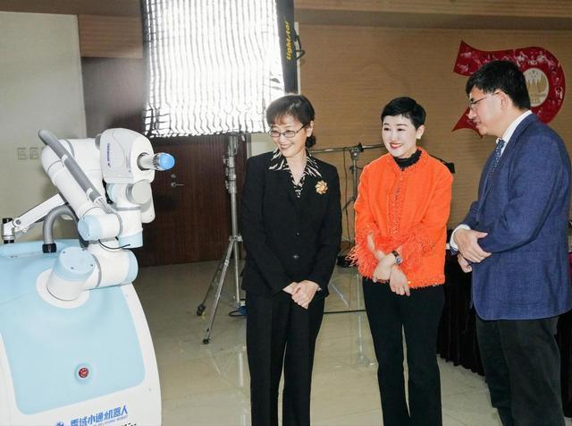 中国智造金牌保障！秀域人工智能理疗机器人为国家队运动员提供备战保障(图3)