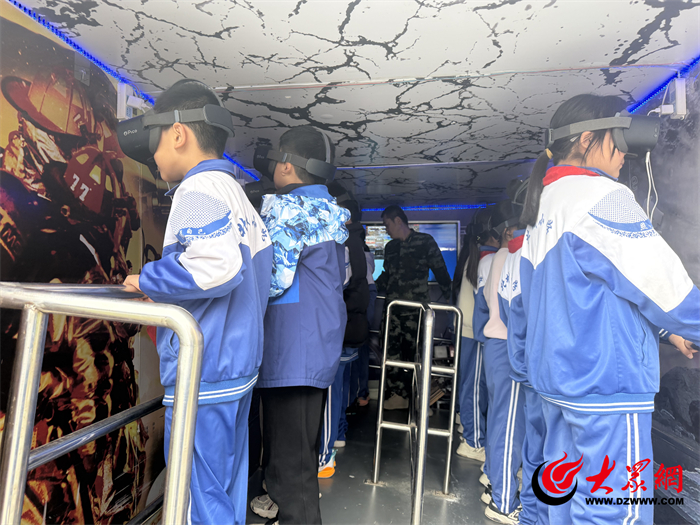 单县体验式安全教育活动走进北城小学_单县_大众网(图3)