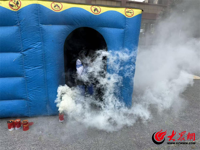 单县体验式安全教育活动走进北城小学_单县_大众网(图4)