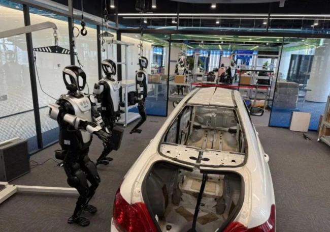 宇树机器人在韩国穿衬衫跳街舞 人机协作新时代(图4)