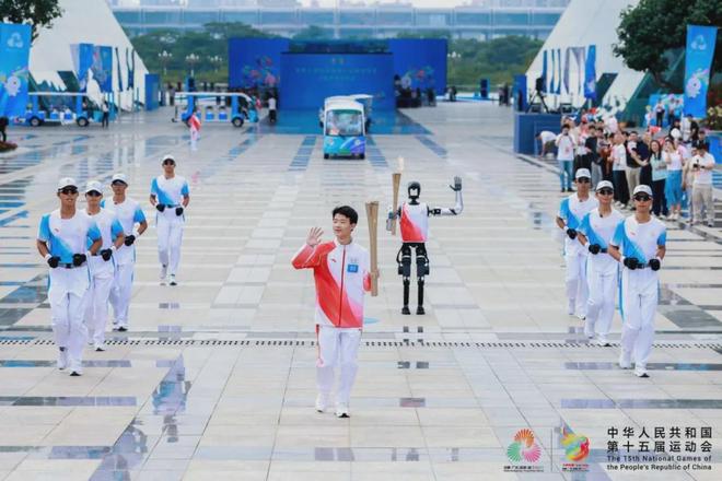 全球首个5G-A人形机器人火炬手？远远不止(图5)