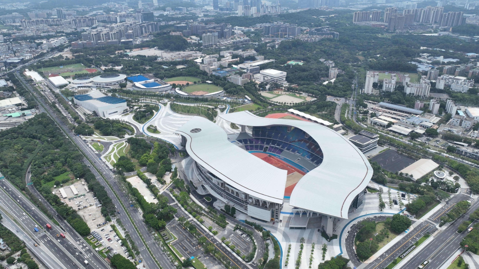 十五运场馆奥体中心蕴含华工智慧！何镜堂：办赛事就是办城市(图2)