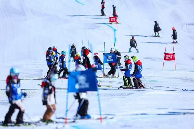 没有冰雪但有热爱！静安这项品牌赛事“五周岁”助力冰雪经济不断升温(图4)