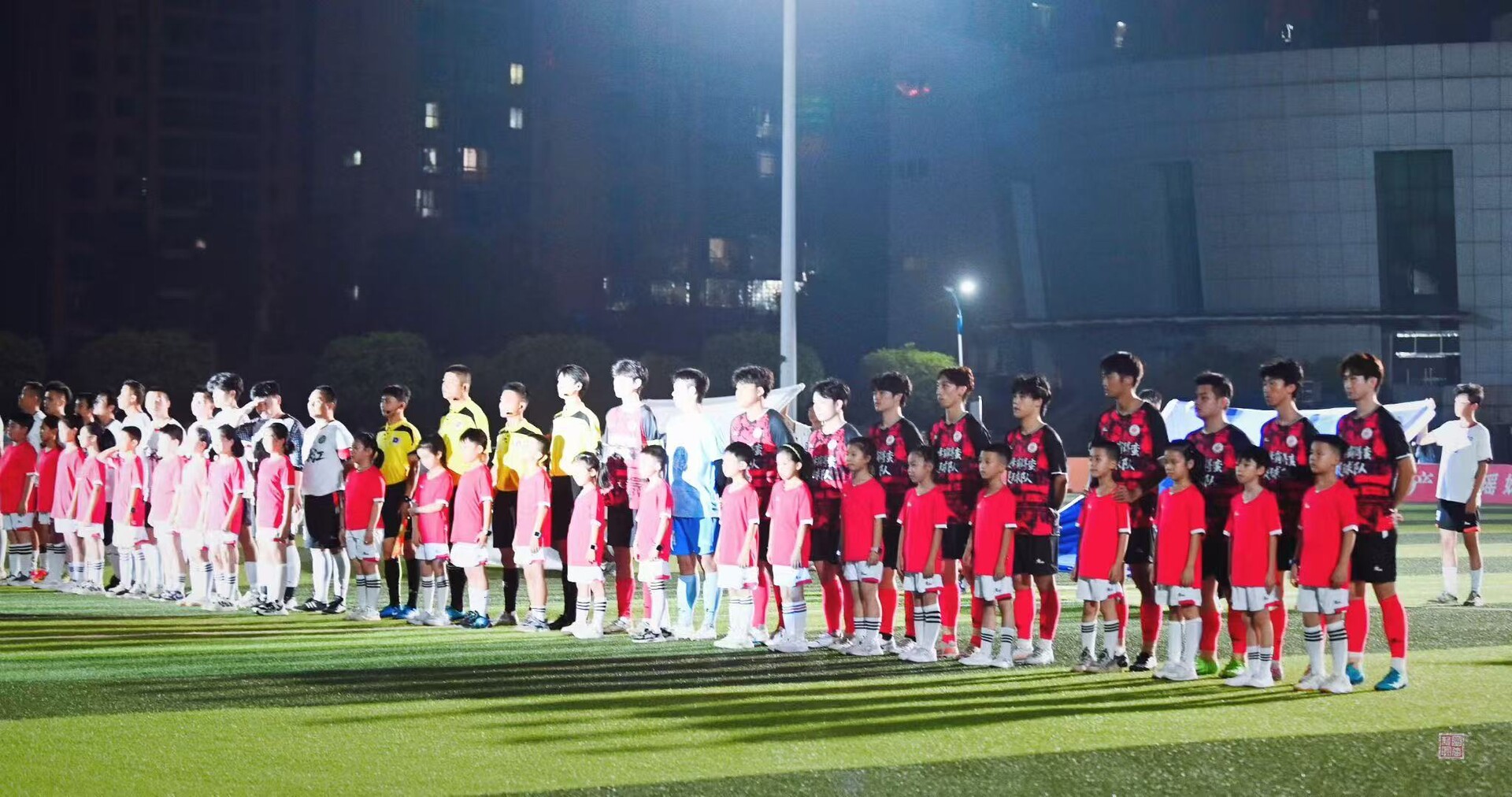 【红日岭观潮㉖】 冷水江：“比赛主场”变“消费主场”(图2)