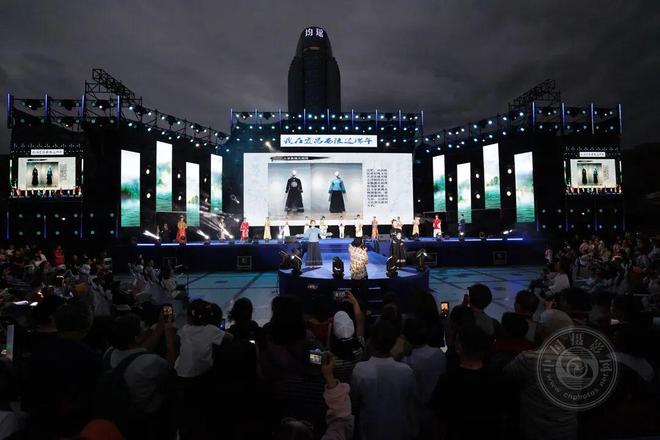 李亚隆:韧性2025(图23)