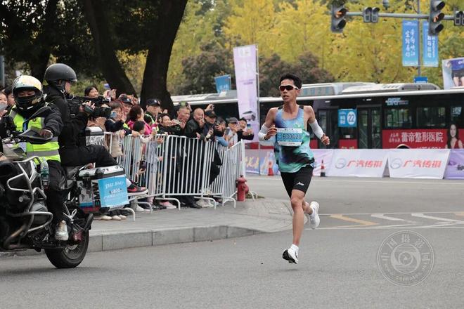 李亚隆:韧性2025(图45)