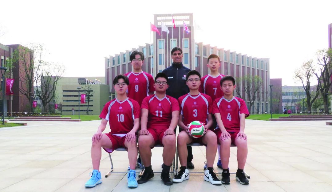 一种排球训练机器人