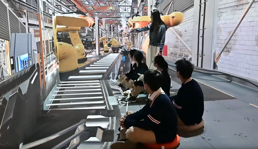 【上观新闻】当人工智能走进中小学课堂：上海校园发生了怎样的变化？