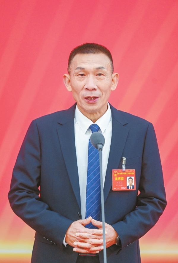 传递民声民情 共话履职担当！省十四届人大四次会议开启第一场“代表通道”