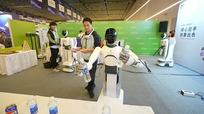 硅谷还在「卷PPT」中国机器人大军上岗！看呆歪果仁(图20)